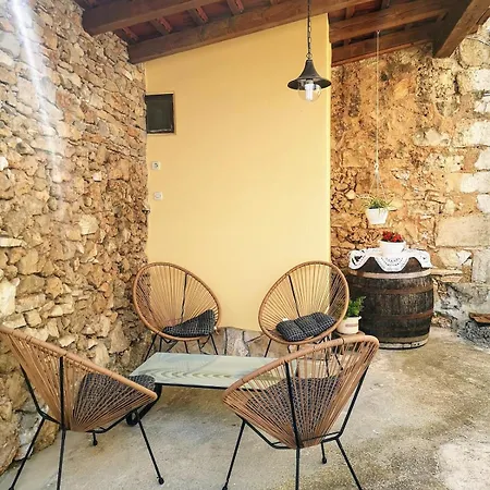 Apartamento Cosy 4bedrooms House Ruska - *